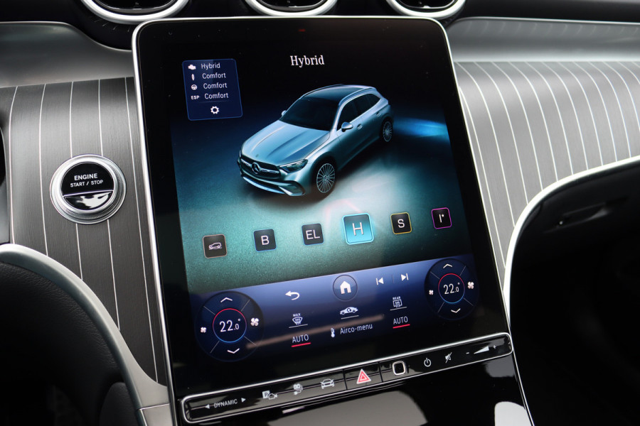 Mercedes-Benz GLC 300e 4MATIC Premium+ AMG Line Aut9 | Luchtvering | Achterasbesturing | Distronic+ | Burmester | Trekhaak | HUD | Verwarmd Stuurwiel | Digital Light | Keyless Go |