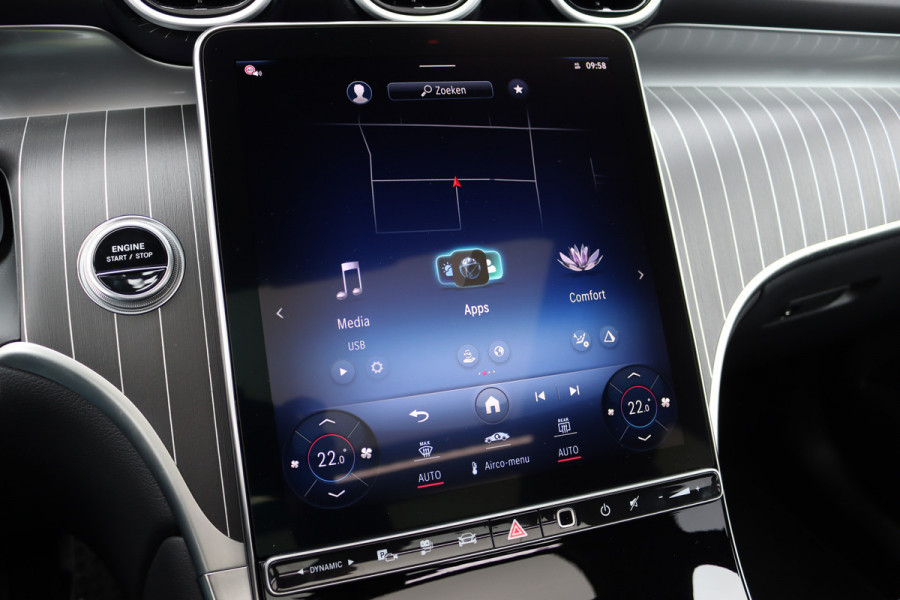 Mercedes-Benz GLC 300e 4MATIC Premium+ AMG Line Aut9 | Luchtvering | Achterasbesturing | Distronic+ | Burmester | Trekhaak | HUD | Verwarmd Stuurwiel | Digital Light | Keyless Go |