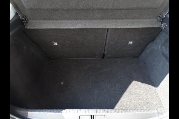 Opel Corsa 1.2 Turbo Elegance Winterpakket | Carplay | Climate Contr.