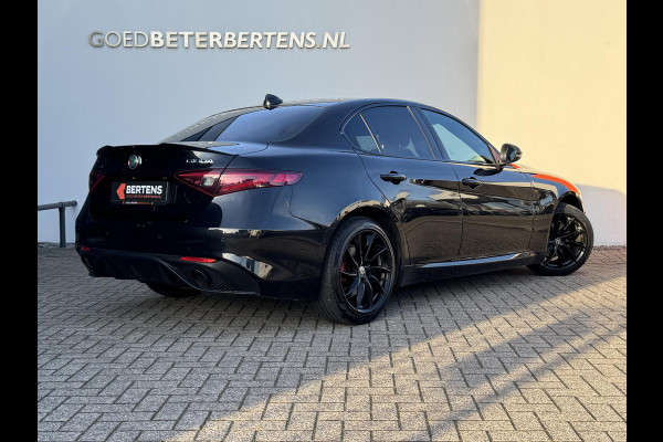 Alfa Romeo Giulia 2.0T Super | Veloce interieur | Xenon | Prijs is rijklaar incl. garantie