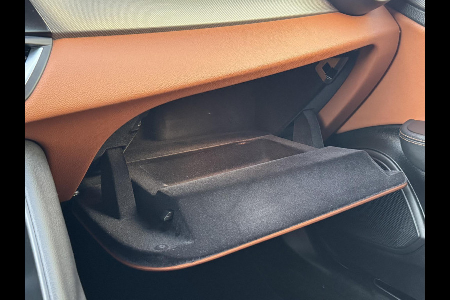 Alfa Romeo Giulia 2.0T Super | Veloce interieur | Xenon | Prijs is rijklaar incl. garantie