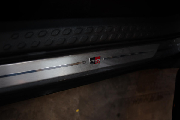 Toyota C-HR 2.0 Hybrid GR-Sport NAP-JBL-CAMERA-ALCANTARA-STRVR