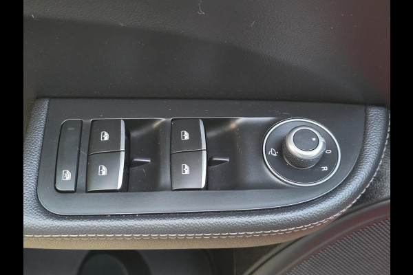 Alfa Romeo Giulia 2.0T Sport / AUT / ECC / Elek Pakket / Stuurverwarming / Stoelverwarming / Led / Pdc / Allu Velgen