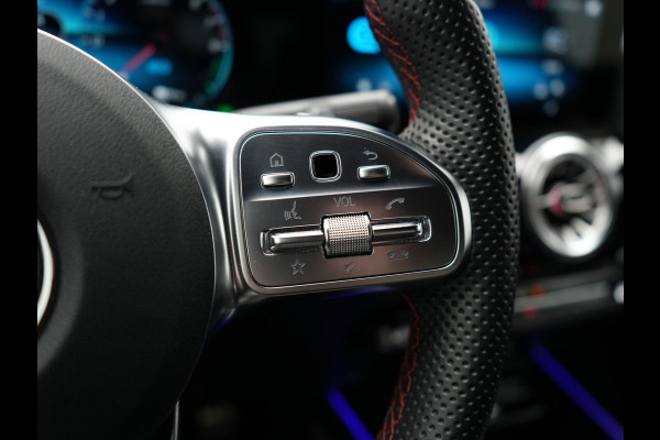 Mercedes-Benz GLA 250 e AMG Line Plug In Hybrid 218pk Dealer O.H PHEV | Adaptive Cruise | 360 Camera | Multibeam LED | Alcantara Sportstoelen Verwarmd | Sfeerverlichting | Apple Carplay | Blis | Pilot Assist | Widescreen Navi | Virtual | DAB |