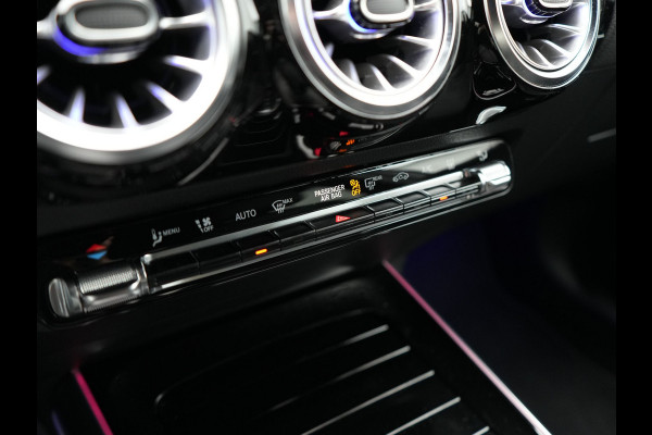 Mercedes-Benz GLA 250 e AMG Line Plug In Hybrid 218pk Dealer O.H PHEV | Adaptive Cruise | 360 Camera | Multibeam LED | Alcantara Sportstoelen Verwarmd | Sfeerverlichting | Apple Carplay | Blis | Pilot Assist | Widescreen Navi | Virtual | DAB |