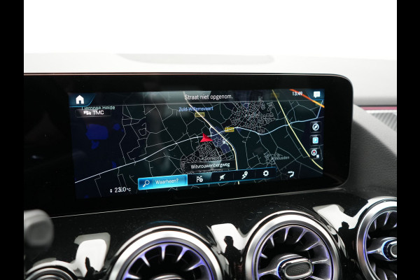 Mercedes-Benz GLA 250 e AMG Line Plug In Hybrid 218pk Dealer O.H PHEV | Adaptive Cruise | 360 Camera | Multibeam LED | Alcantara Sportstoelen Verwarmd | Sfeerverlichting | Apple Carplay | Blis | Pilot Assist | Widescreen Navi | Virtual | DAB |