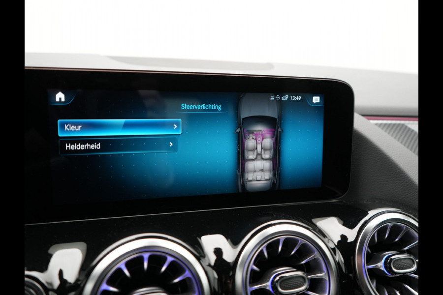 Mercedes-Benz GLA 250 e AMG Line Plug In Hybrid 218pk Dealer O.H PHEV | Adaptive Cruise | 360 Camera | Multibeam LED | Alcantara Sportstoelen Verwarmd | Sfeerverlichting | Apple Carplay | Blis | Pilot Assist | Widescreen Navi | Virtual | DAB |