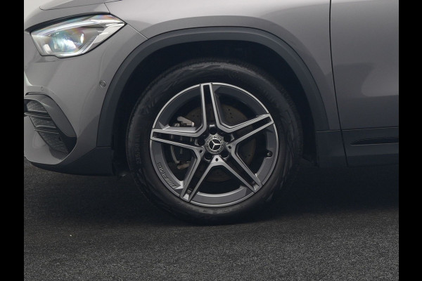 Mercedes-Benz GLA 250 e AMG Line Plug In Hybrid 218pk Dealer O.H PHEV | Adaptive Cruise | 360 Camera | Multibeam LED | Alcantara Sportstoelen Verwarmd | Sfeerverlichting | Apple Carplay | Blis | Pilot Assist | Widescreen Navi | Virtual | DAB |