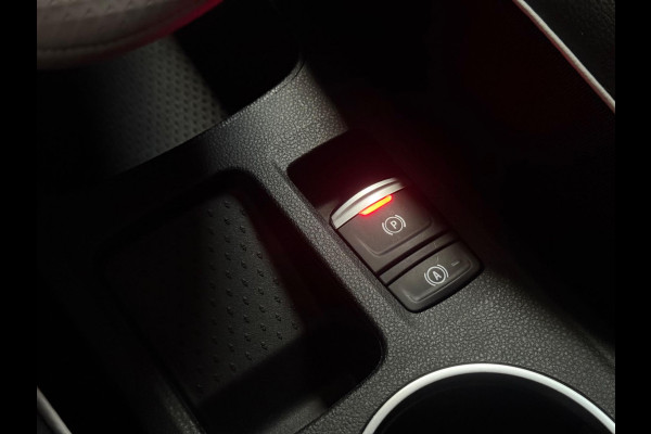 Renault Captur 1.6 E-Tech Plug-in Hybrid 160 Edition One | Pano | Bose | 360 camera | Trekhaak