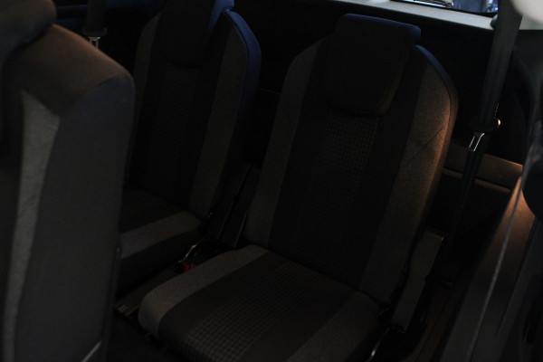 Peugeot 5008 1.2 PureTech Blue Lease Premium |Navi|