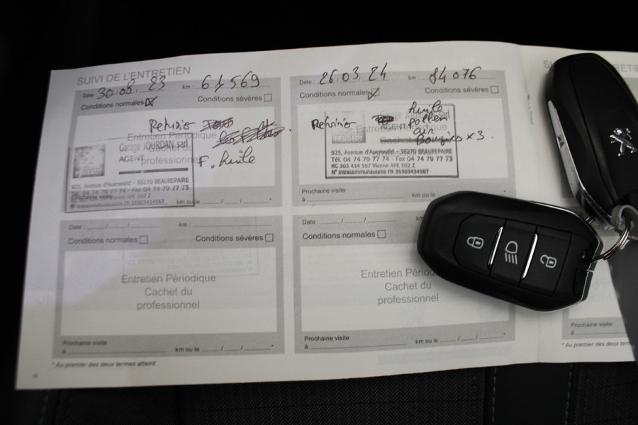 Peugeot 2008 1.2 PureTech Allure Pack |Camera|Navi|