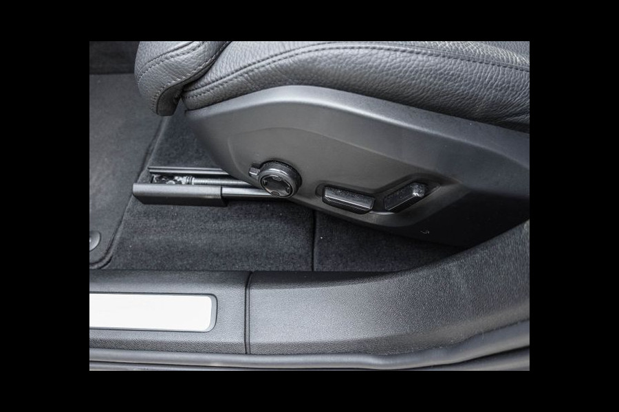 Volvo XC60 2.0 T8 RECHARGE AWD Plus Bright (355kW / 455pk) ** LED, NAVI+, LEDER, MEM, ACC, 20-inch LMV ** 1e EIG - UNFALLFREI ** ** INFORMEER OOK NAAR ONZE AANTREKKELIJKE FINANCIAL-LEASE TARIEVEN **