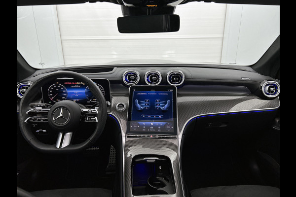 Mercedes-Benz GLC 300 e 4MATIC AMG Plug-In Hybride AMG Line Premium Plus | Night Pakket | Alarm Klasse 3 | trekhaak | Panorama Schuif-Kanteldak | 20 Inch AMG Velgen | Distronic. Inclusief 24 maanden MB Certified garantie voor Europa.