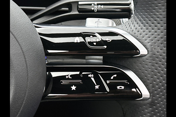 Mercedes-Benz GLC 300 e 4MATIC AMG Plug-In Hybride AMG Line Premium Plus | Night Pakket | Alarm Klasse 3 | trekhaak | Panorama Schuif-Kanteldak | 20 Inch AMG Velgen | Distronic. Inclusief 24 maanden MB Certified garantie voor Europa.