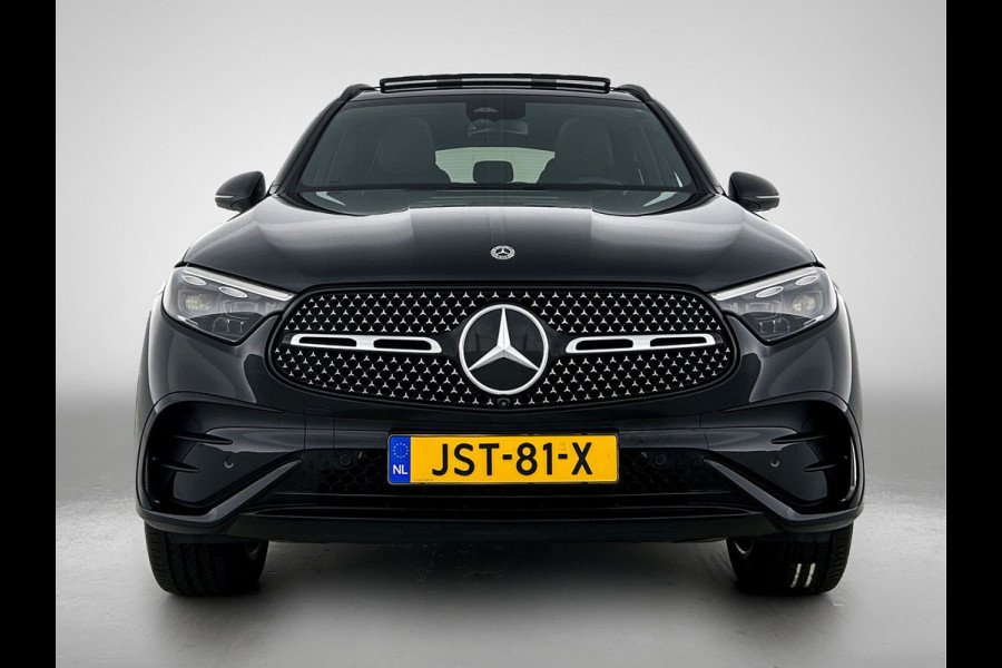Mercedes-Benz GLC 300 e 4MATIC AMG Plug-In Hybride AMG Line Premium Plus | Night Pakket | Alarm Klasse 3 | trekhaak | Panorama Schuif-Kanteldak | 20 Inch AMG Velgen | Distronic. Inclusief 24 maanden MB Certified garantie voor Europa.