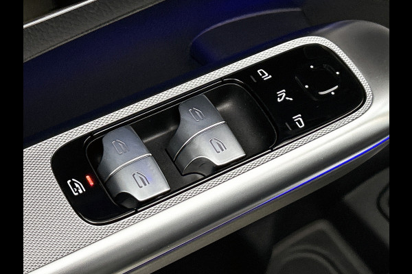Mercedes-Benz GLC 300 e 4MATIC AMG Plug-In Hybride AMG Line Premium Plus | Night Pakket | Alarm Klasse 3 | trekhaak | Panorama Schuif-Kanteldak | 20 Inch AMG Velgen | Distronic. Inclusief 24 maanden MB Certified garantie voor Europa.