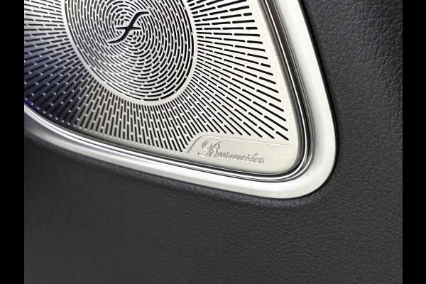 Mercedes-Benz GLC 300 e 4MATIC AMG Plug-In Hybride AMG Line Premium Plus | Night Pakket | Alarm Klasse 3 | trekhaak | Panorama Schuif-Kanteldak | 20 Inch AMG Velgen | Distronic. Inclusief 24 maanden MB Certified garantie voor Europa.