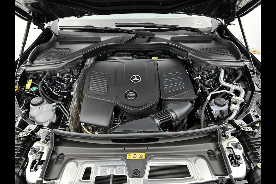 Mercedes-Benz GLC 300 e 4MATIC AMG Plug-In Hybride AMG Line Premium Plus | Night Pakket | Alarm Klasse 3 | trekhaak | Panorama Schuif-Kanteldak | 20 Inch AMG Velgen | Distronic. Inclusief 24 maanden MB Certified garantie voor Europa.
