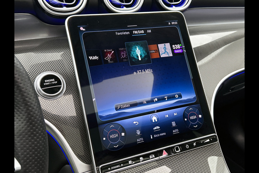 Mercedes-Benz GLC 300 e 4MATIC AMG Plug-In Hybride AMG Line Premium Plus | Night Pakket | Alarm Klasse 3 | trekhaak | Panorama Schuif-Kanteldak | 20 Inch AMG Velgen | Distronic. Inclusief 24 maanden MB Certified garantie voor Europa.