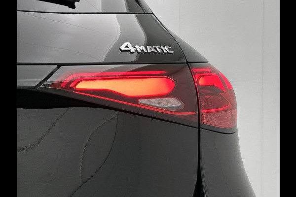 Mercedes-Benz GLC 300 e 4MATIC AMG Plug-In Hybride AMG Line Premium Plus | Night Pakket | Alarm Klasse 3 | trekhaak | Panorama Schuif-Kanteldak | 20 Inch AMG Velgen | Distronic. Inclusief 24 maanden MB Certified garantie voor Europa.