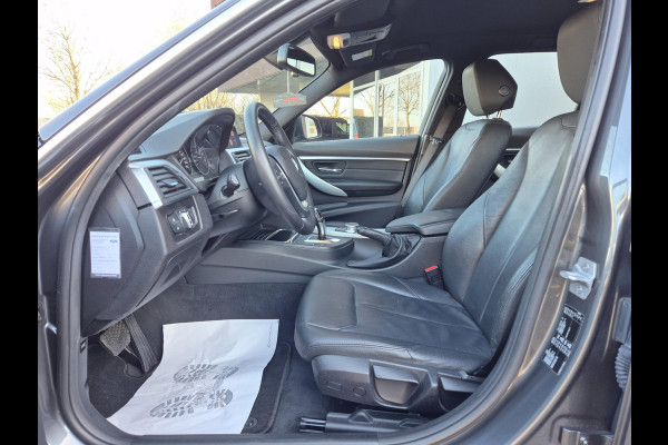 BMW 3 Serie Touring Nbt EVO Apple CarPlay LM Velgen Trekhaak NAP NL Gave Kleur 320i Luxury Edition