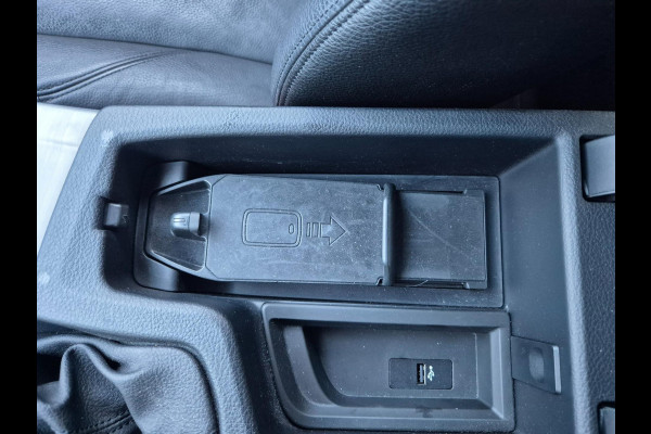 BMW 3 Serie Touring Nbt EVO Apple CarPlay LM Velgen Trekhaak NAP NL Gave Kleur 320i Luxury Edition