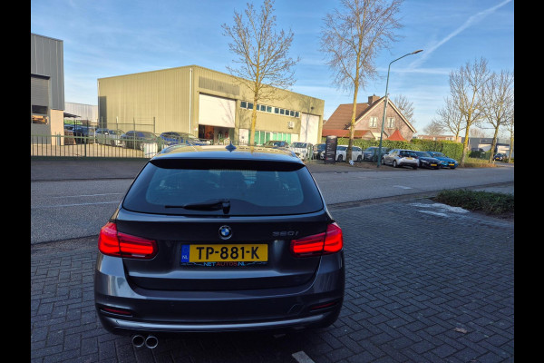 BMW 3 Serie Touring Nbt EVO Apple CarPlay LM Velgen Trekhaak NAP NL Gave Kleur 320i Luxury Edition