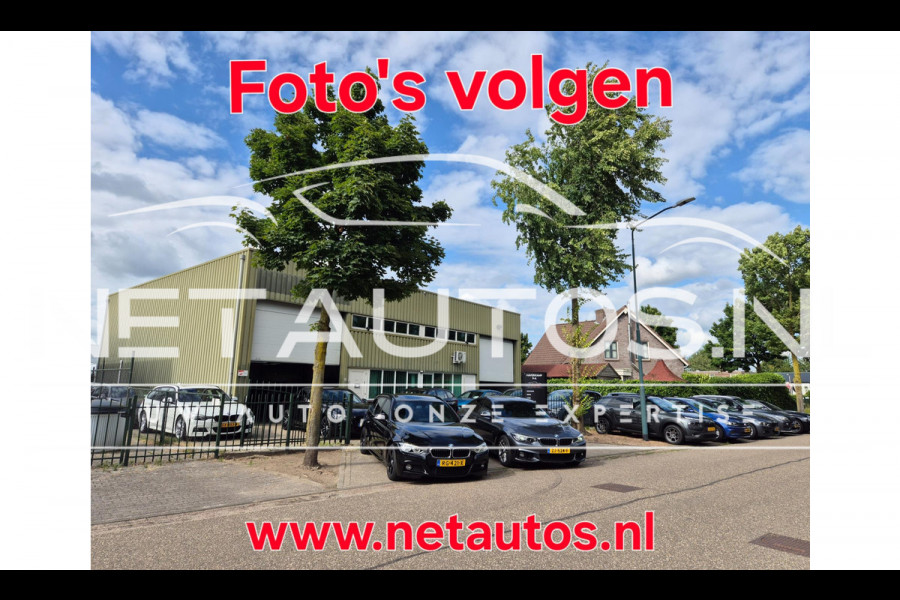 BMW 3 Serie Touring Nbt EVO Apple CarPlay LM Velgen Trekhaak NAP NL Gave Kleur 320i Luxury Edition