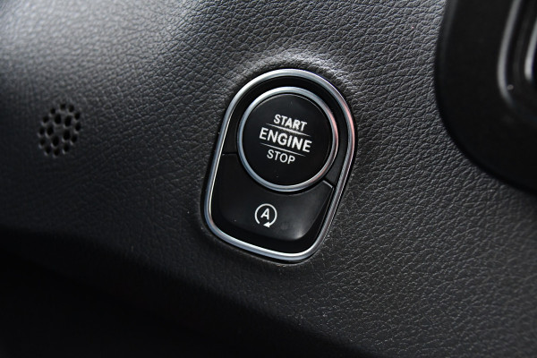 Mercedes-Benz Sprinter 519 V6 3.0 CDI L3H2 Black Edition Camera, Carplay, 190pk, 3500kg Trekhaak, N1 Registratie, Automaat, Multimedia, Leder, Uniek!