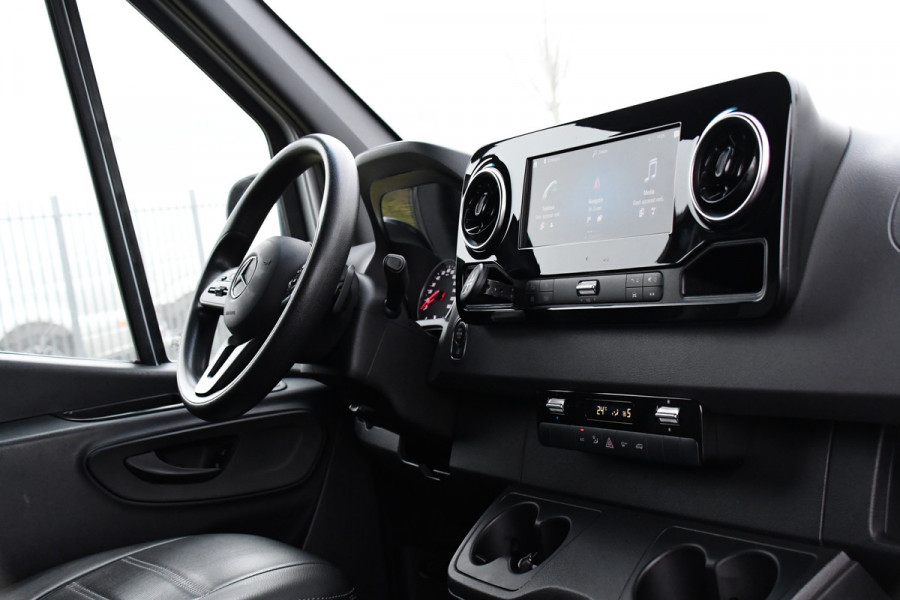 Mercedes-Benz Sprinter 319 V6 3.0 CDI L2H2 Camera, Cruise, 10,5'' Mbux, Automaat, Carplay, Multimedia, Trekhaak, Uniek!