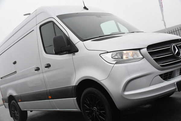 Mercedes-Benz Sprinter 319 V6 3.0 CDI L2H2 Camera, Cruise, 10,5'' Mbux, Automaat, Carplay, Multimedia, Trekhaak, Uniek!