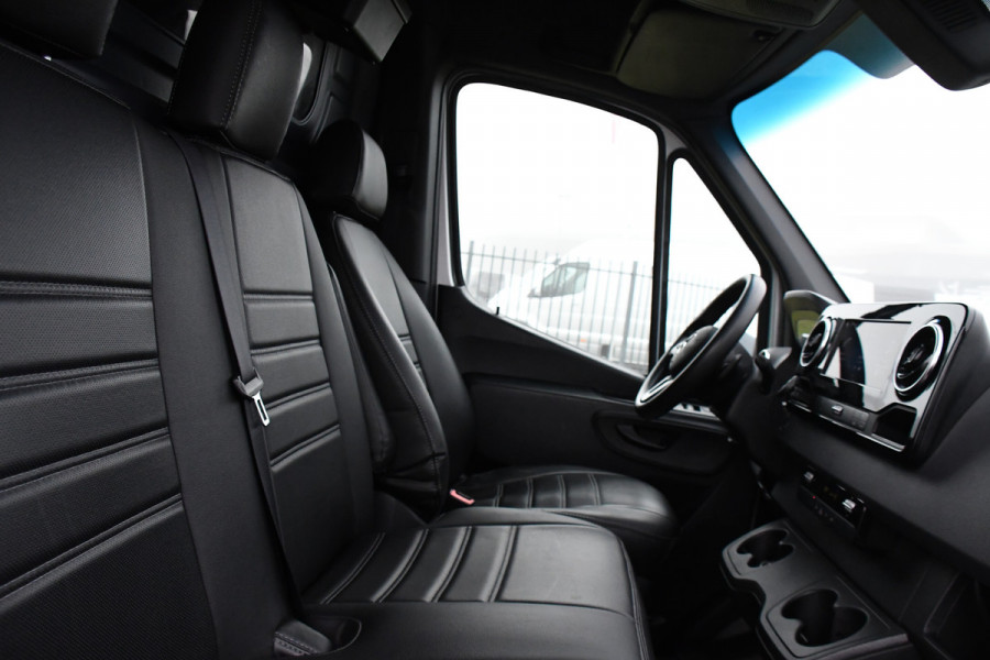Mercedes-Benz Sprinter 319 V6 3.0 CDI L2H2 Camera, Cruise, 10,5'' Mbux, Automaat, Carplay, Multimedia, Trekhaak, Uniek!