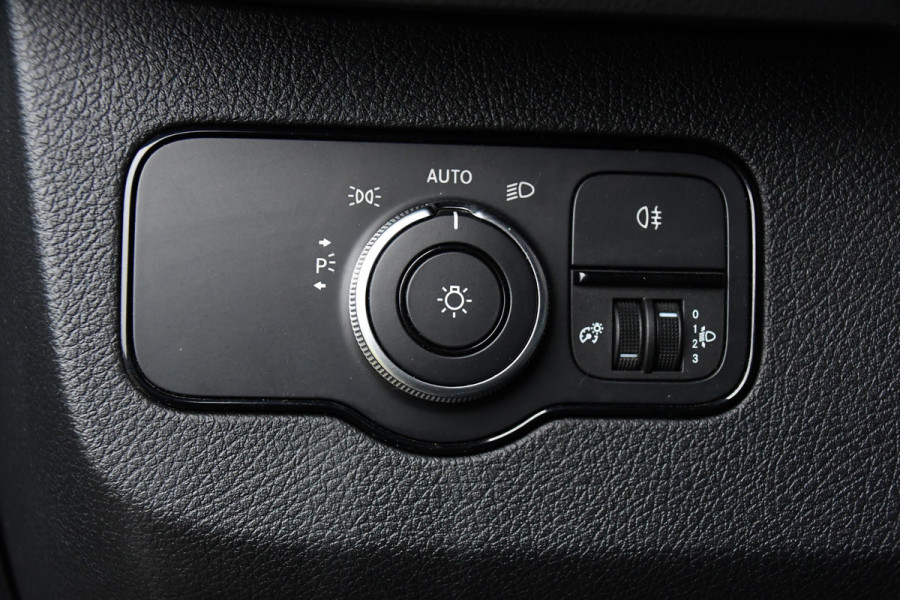 Mercedes-Benz Sprinter 319 V6 3.0 CDI L2H2 Camera, Cruise, 10,5'' Mbux, Automaat, Carplay, Multimedia, Trekhaak, Uniek!