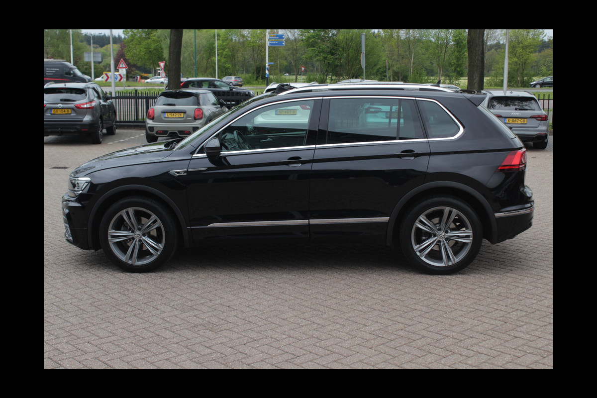 Volkswagen Tiguan Allspace 1.5 TSI Highline Business R / Trekhaak / Camera / Navigatie / Keyless / 19'' / Stoelverwarming / DAB / ACC