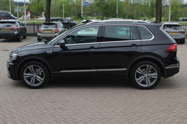 Volkswagen Tiguan Allspace 1.5 TSI Highline Business R / Trekhaak / Camera / Navigatie / Keyless / 19'' / Stoelverwarming / DAB / ACC
