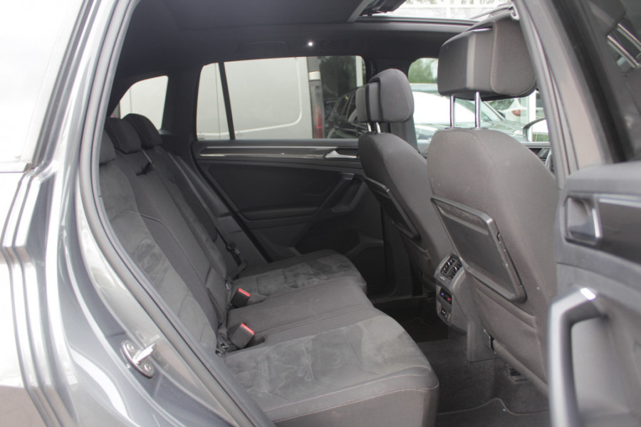 Volkswagen Tiguan Allspace 1.5 TSI Highline Business R / Trekhaak / Camera / Navigatie / Keyless / 19'' / Stoelverwarming / DAB / ACC