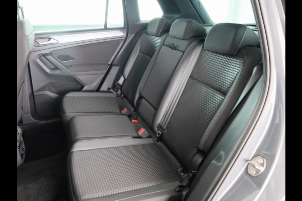 Volkswagen Tiguan 1.4 TSI eHybrid Life/Active 245 pk Automaat (DSG) | Navigatie | Panoramadak | Parkeersensoren (Park assist) | Rondomzicht camera | Stoelverwarming v/a |