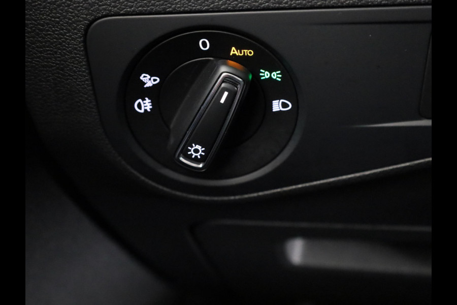 Volkswagen Tiguan 1.4 TSI eHybrid Life/Active 245 pk Automaat (DSG) | Navigatie | Panoramadak | Parkeersensoren (Park assist) | Rondomzicht camera | Stoelverwarming v/a |