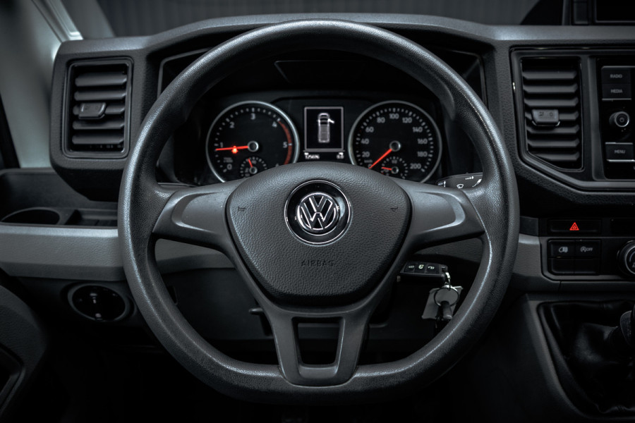 Volkswagen Crafter 2.0 TDI L3H2 | 140PK | Camera | Carplay | Mirrorlink | Cruise | Airco | 3-Zits