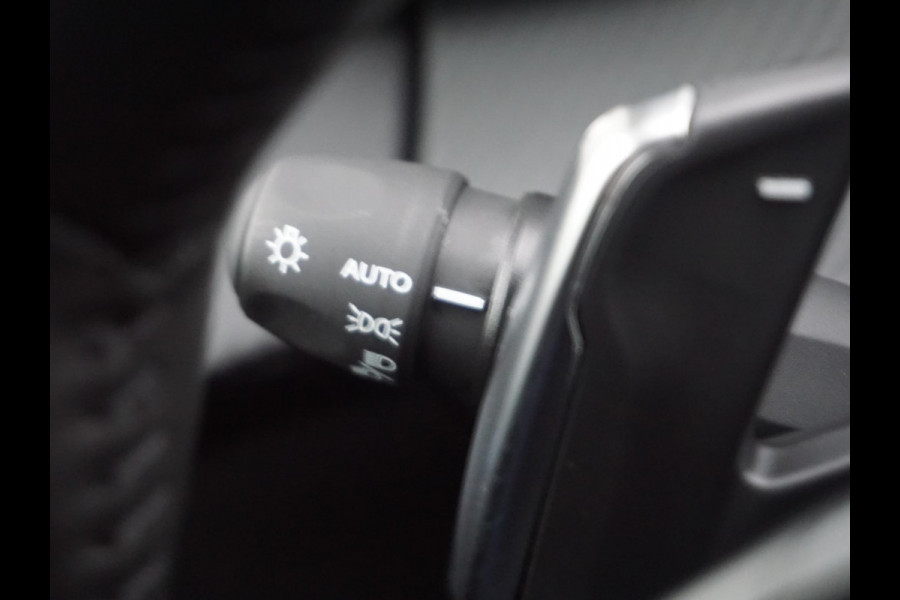 Peugeot 208 1.2 Hybrid 110 e-DCS6 Allure Private lease 376,-