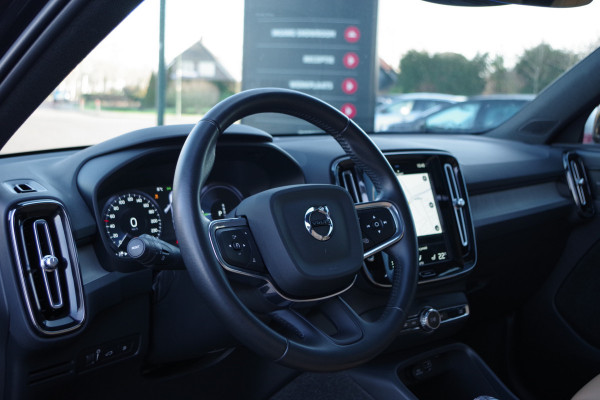 Volvo XC40 1.5 T5 263 PK Recharge Inscription PHEV, Panoramadak, Harman/Kardon, Trekhaak