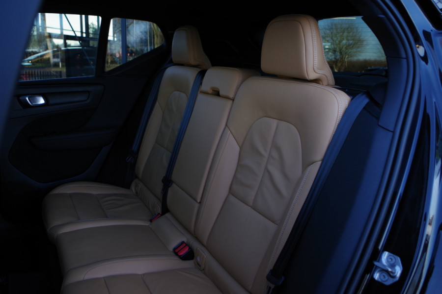Volvo XC40 1.5 T5 263 PK Recharge Inscription PHEV, Panoramadak, Harman/Kardon, Trekhaak