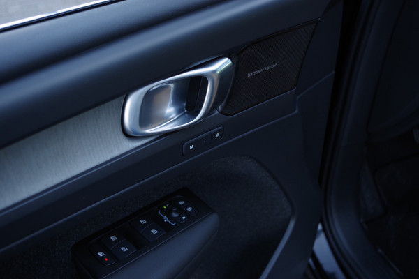 Volvo XC40 1.5 T5 263 PK Recharge Inscription PHEV, Panoramadak, Harman/Kardon, Trekhaak