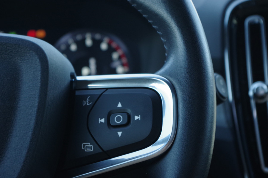 Volvo XC40 1.5 T5 263 PK Recharge Inscription PHEV, Panoramadak, Harman/Kardon, Trekhaak