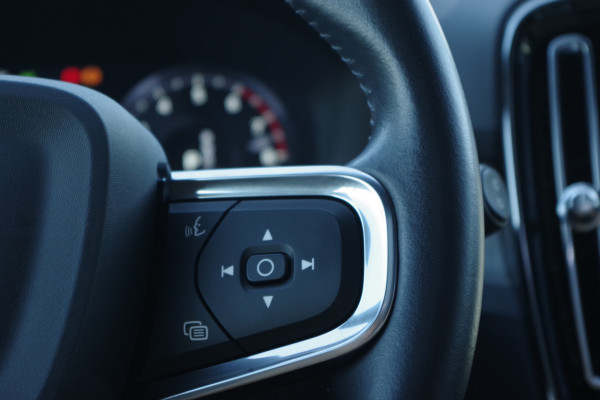 Volvo XC40 1.5 T5 263 PK Recharge Inscription PHEV, Panoramadak, Harman/Kardon, Trekhaak