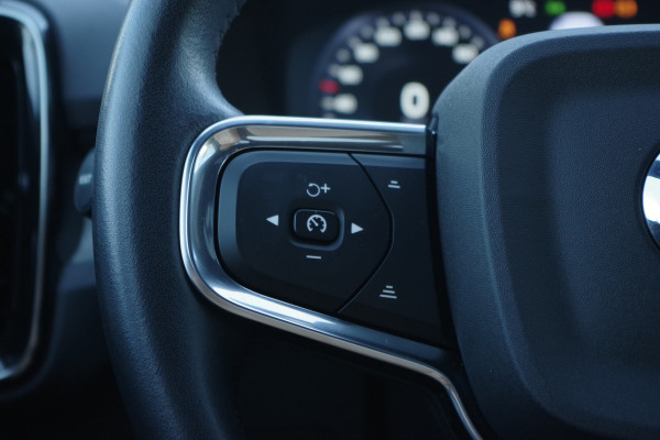 Volvo XC40 1.5 T5 263 PK Recharge Inscription PHEV, Panoramadak, Harman/Kardon, Trekhaak