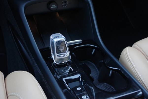 Volvo XC40 1.5 T5 263 PK Recharge Inscription PHEV, Panoramadak, Harman/Kardon, Trekhaak