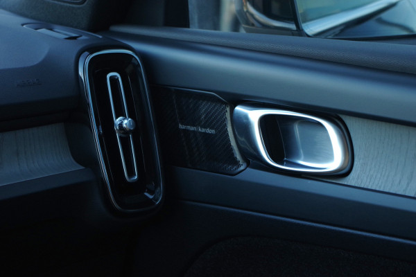 Volvo XC40 1.5 T5 263 PK Recharge Inscription PHEV, Panoramadak, Harman/Kardon, Trekhaak
