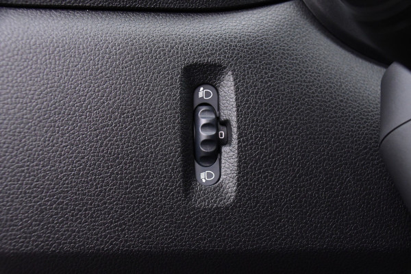 Renault Master T35 2.3 dCi 135 L2H2 PB Edtion Camera, Cruise, Carplay, 2 x Schuifdeur, Trekhaak, Multimedia, 135pk, NAVI, Sensoren, Uniek!