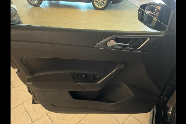 Volkswagen Polo 1.0 TSI R-Line DSG automaat AIRCO NAVI CRUISE BEATS APPLE CARPLAY PDC R-LINE VELGEN PRIVACYGLAS ZEER NETTE AUTO